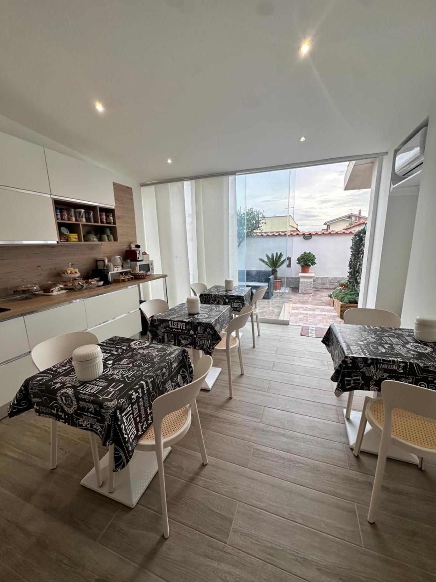 Giorgia Airport 2 Fiumicino Bed and Breakfast Buitenkant foto